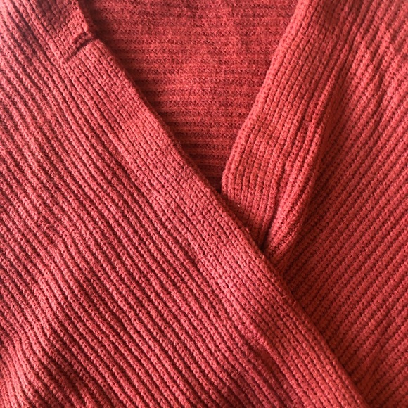 Knit Wrap Sweater (M) 💗 - Picture 4 of 5
